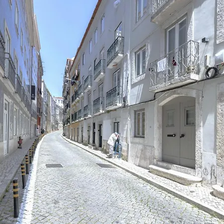 Wood And Marble 1bdr By Lovelystay Lissabon